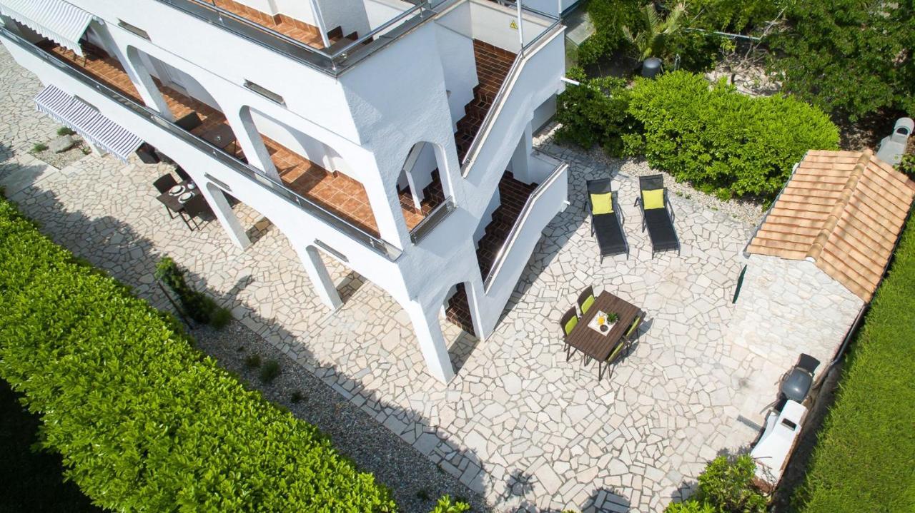 Apartments Adrijana Malinska Exterior foto